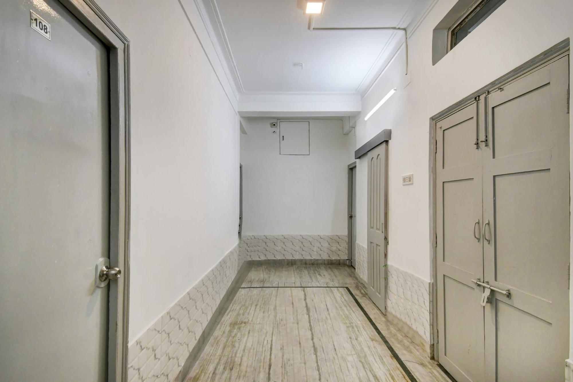 Super Oyo Hotel O Fantasy Stay Vibe Calcutta Extérieur photo